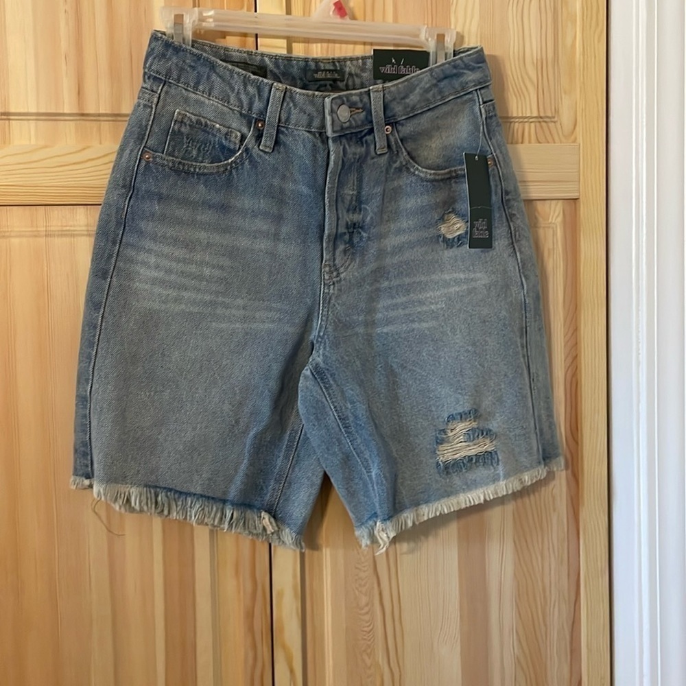 T4. Wild fable, distressed shorts. SZ0